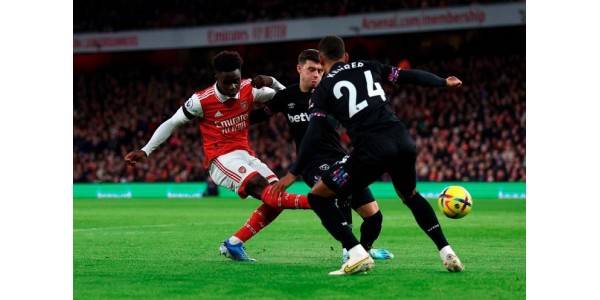 Arsenal s'assure la première place de la Premier League